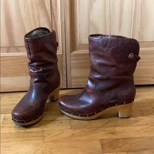ugg clog boots